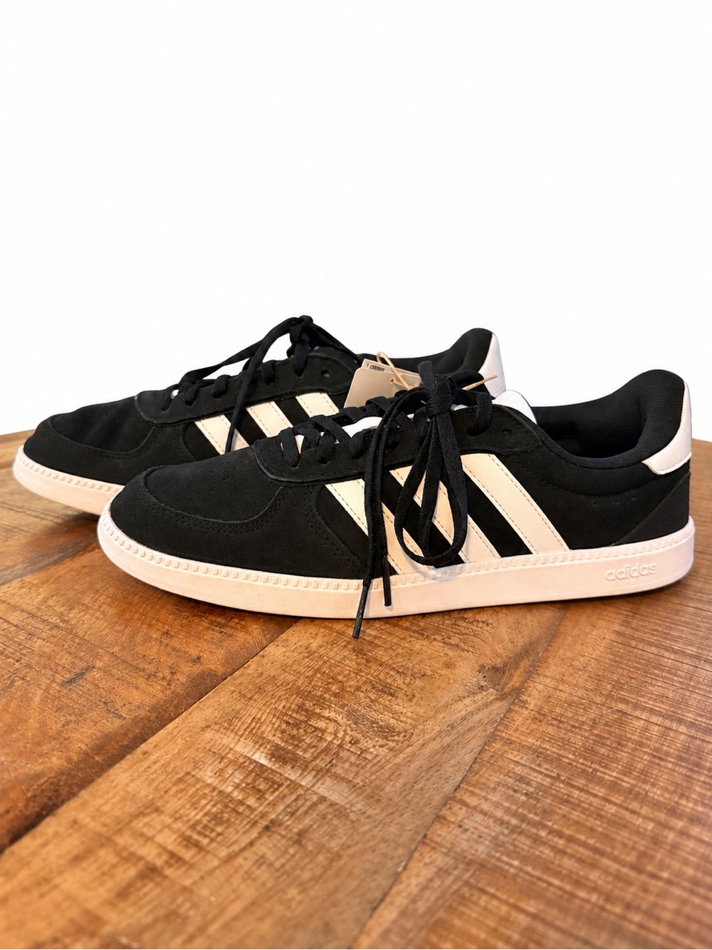 Adidas Women’s Breaknet Sleek Sneakers in Black and White, Size 8.5, NIB - Picture 4 of 10